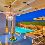 Vila 4 Bedroom Fethiye