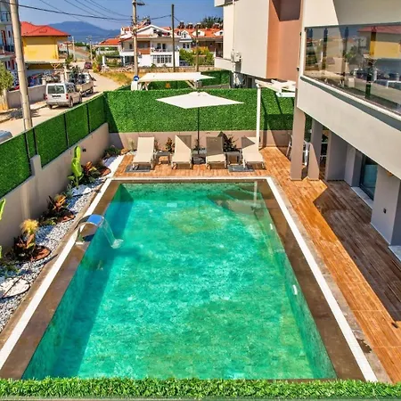 4 Bedroom *