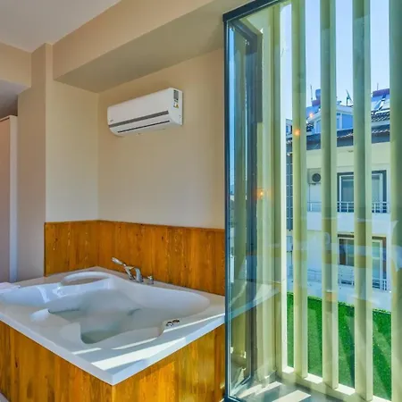 Villa 4 Bedroom *