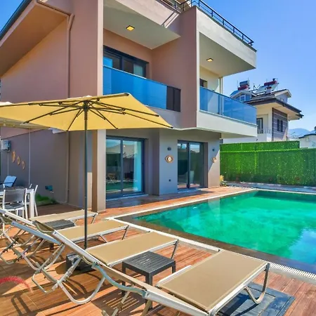 Villa 4 Bedroom *
