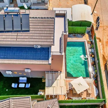 Villa 4 Bedroom *